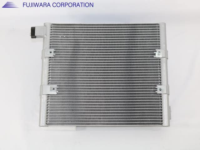 Condenser Mitsubishi Fuso 2002 KK-FE73EB — photo 2