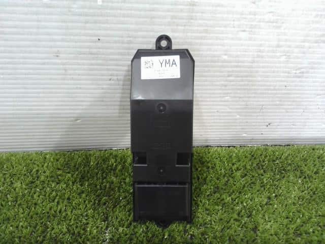 Power Window Switch SUZUKI Hustler 2017 DAA-MR41S 3799065P00 — photo 2