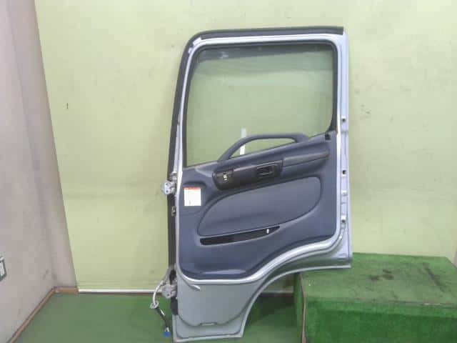 Front Right Door Assembly HINO Ranger 2008 BDG-FE8JPWA 671032521 — photo 4