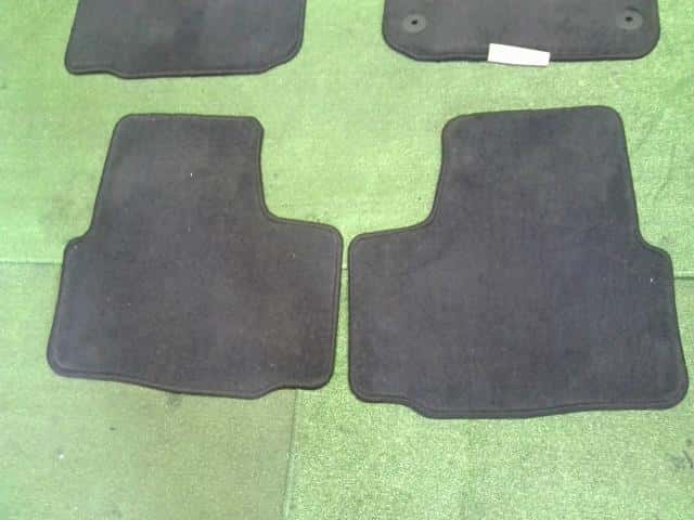 Floor Mat VOLKSWAGEN Up! 2013 DBA-AACHY — photo 4