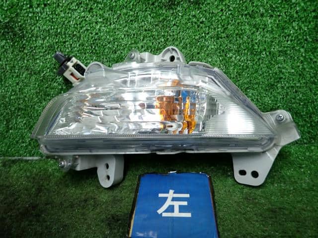 Left Turn Signal Light MAZDA Axela 2015 DBA-BMEFS B45A51360A — photo 1