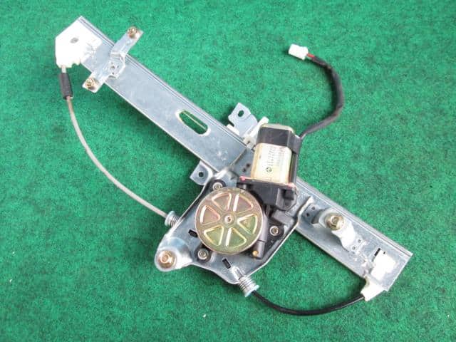 Rear Right Door Regulator MAZDA Millenia 2000 GF-TA5P T00172590 — photo 1