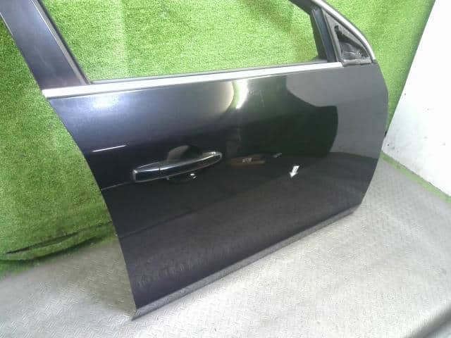 Front Right Door Assembly VOLVO Volvo 60 series 2014 DBA-FB4164T — photo 3