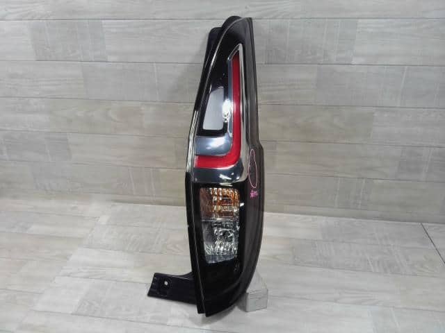 Right Tail Light SUZUKI Solio 2021 5AA-MA37S 3565083S01 — photo 1