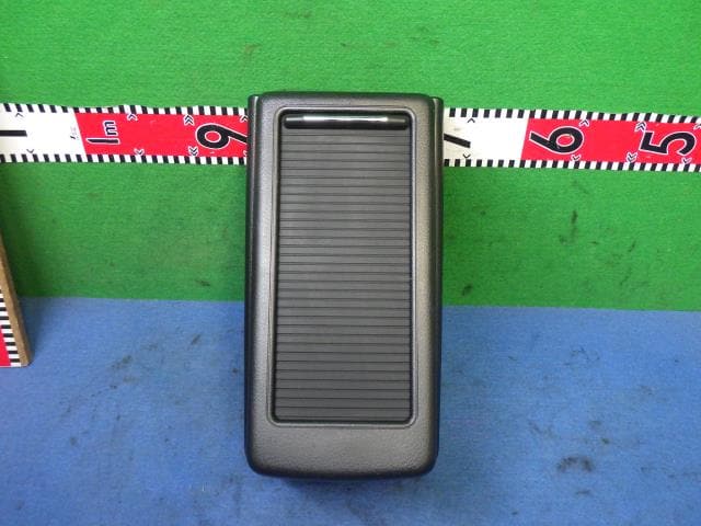 Console Box SUBARU 2016 DBA-YAM — photo 1