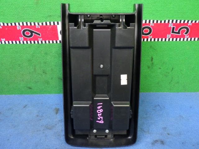 Console Box SUBARU 2016 DBA-YAM — photo 7