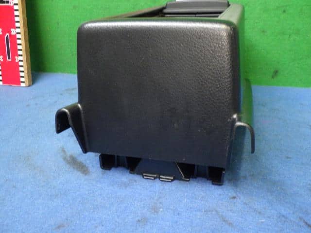 Console Box SUBARU 2016 DBA-YAM — photo 3