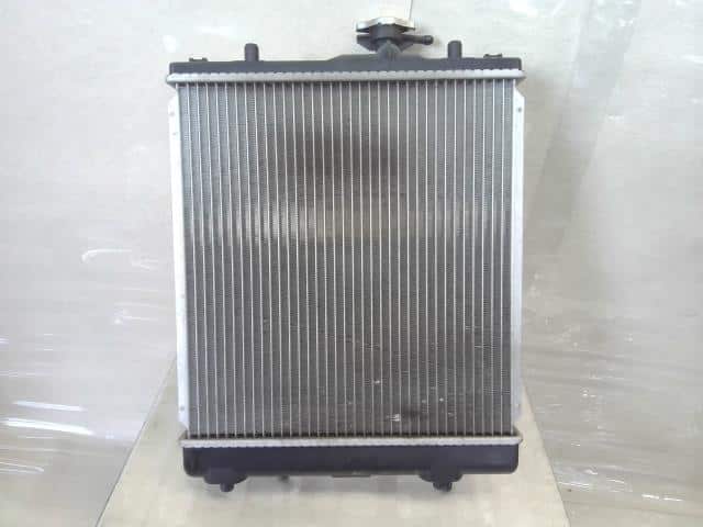 Radiator SUZUKI Chevrolet cruze 2001 LA-HR51S 1770079C01 — photo 1