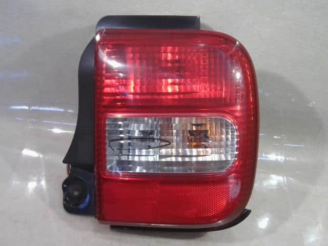 Right Tail Light SUZUKI Lapin 2002 UA-HE21S 3565075H00 — photo 1
