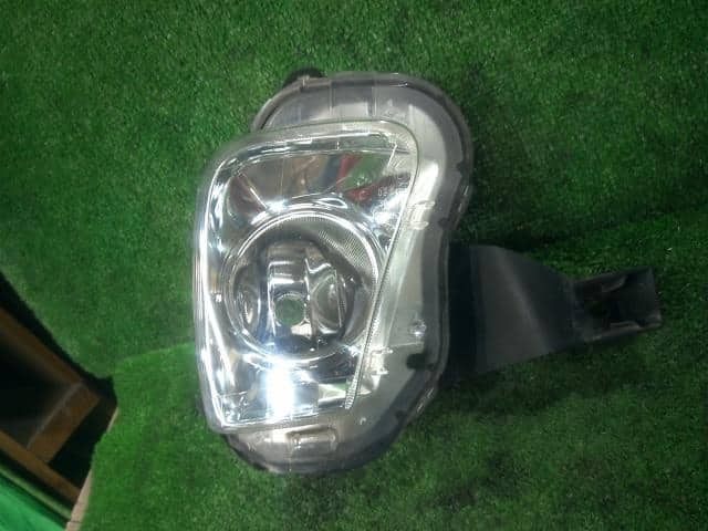 Right Fog Light TOYOTA Crown 2011 DBA-GRS200 8121030400 — photo 1