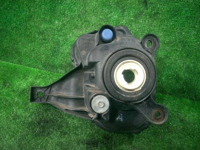 Right Fog Light TOYOTA Crown 2011 DBA-GRS200 8121030400 — photo 2