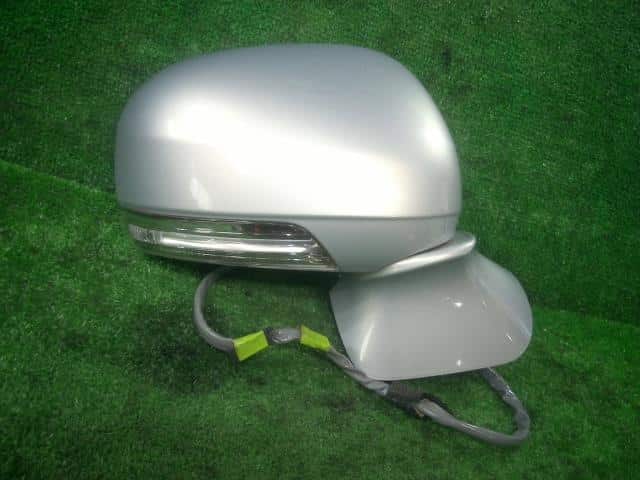 Right Side Mirror TOYOTA Crown 2009 DBA-GRS204 8791030A50 — photo 1