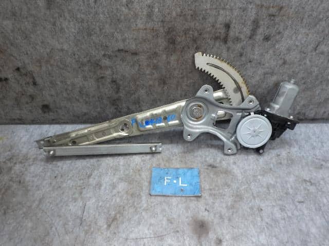 Front Left Door Regulator SUZUKI Alto 2009 DBA-HA25S 8340264L10 — photo 1