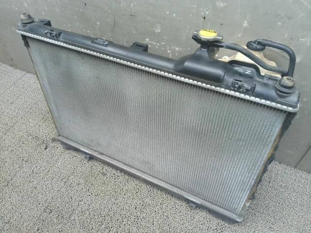Radiator TOYOTA Crown Majesta 2004 DBA-UZS186 1640050320 — photo 3