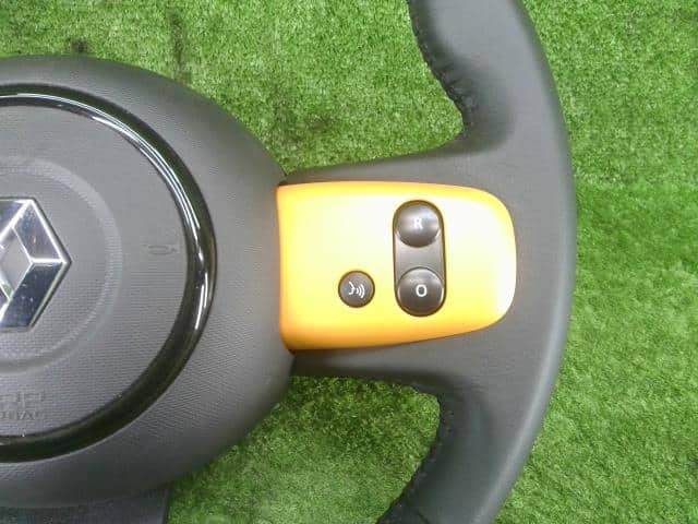 Steering Wheel Renault Twingo 2022 7BA-AHB4D1 — photo 2