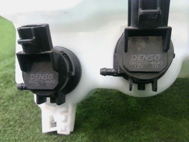 Windshield Washer Tank SUZUKI Spacia 2020 DAA-MK53S 3845063R10 — photo 3