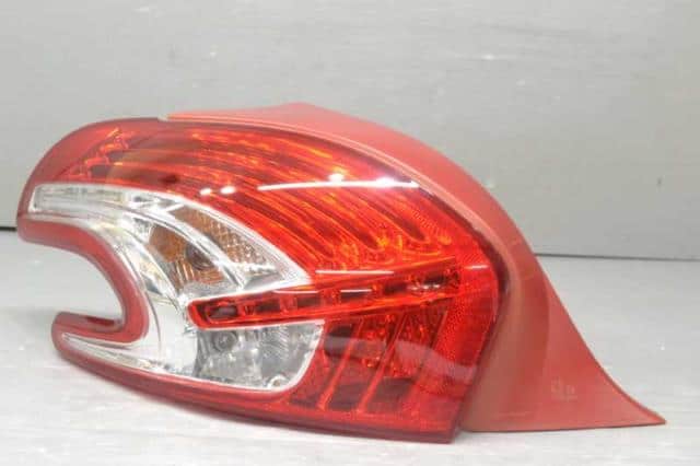 Left Tail Light PEUGEOT 208 2014 ABA-A9HM01 — photo 1