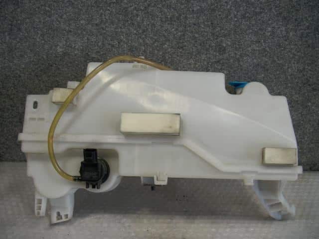 Windshield Washer Tank SUZUKI Alto 2014 DBA-HA36S — photo 2