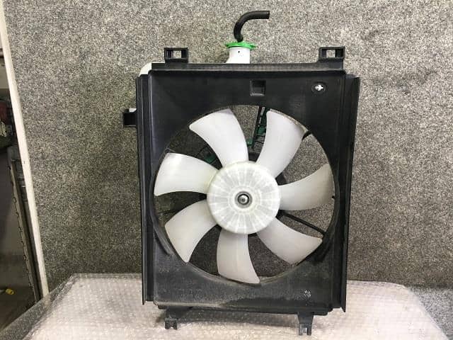 Radiator Cooling Fan SUZUKI Alto 2014 HBD-HA36V — photo 2