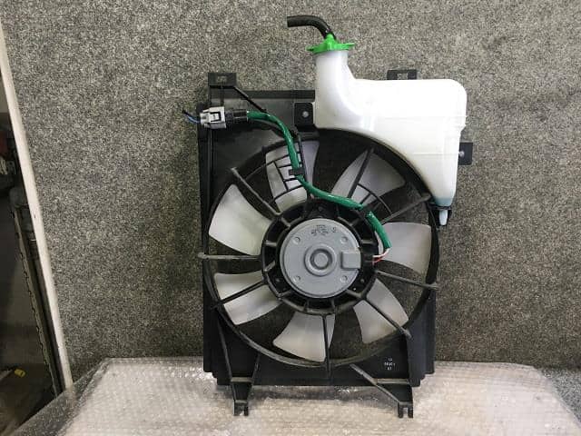 Radiator Cooling Fan SUZUKI Alto 2014 HBD-HA36V — photo 1