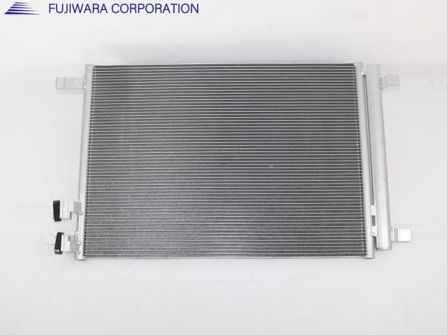 Condenser VOLKSWAGEN Golf Variant 2014 DBA-AUCHP 5Q0816411BH — photo 1