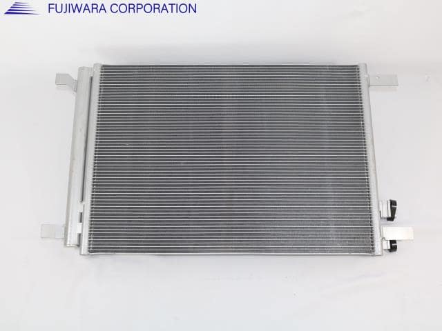Condenser VOLKSWAGEN Golf Variant 2014 DBA-AUCHP 5Q0816411BH — photo 2