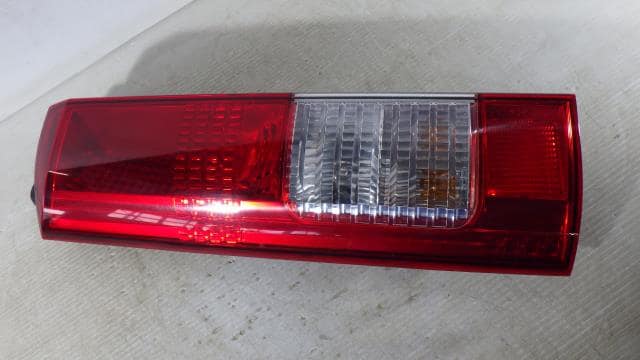 Left Tail Light SUZUKI Every 2013 ABA-DA64W 3567068H20 — photo 2