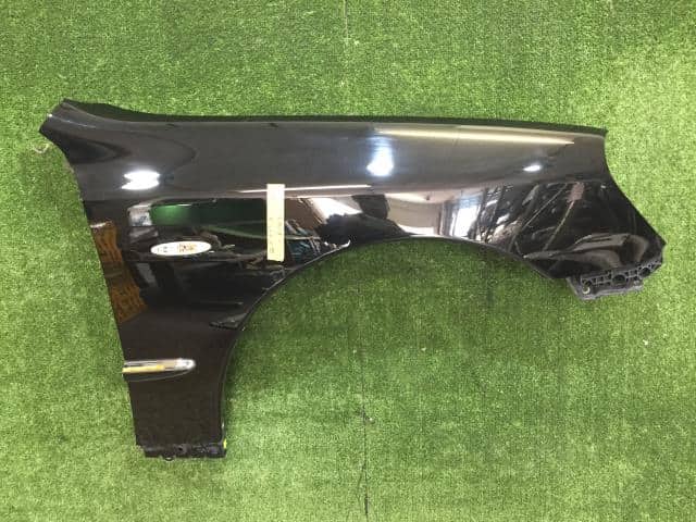 Right Fender Panel TOYOTA Crown Majesta 2004 DBA-UZS186 — photo 1