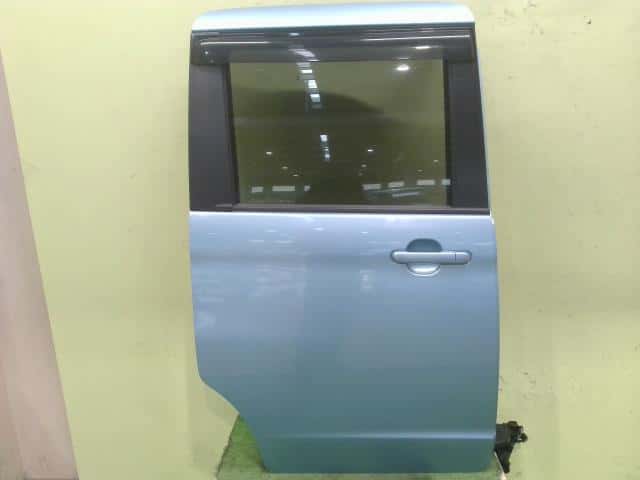 Rear Right Door Assembly SUZUKI Solio 2015 DBA-MA15S 6850182K20 — photo 1