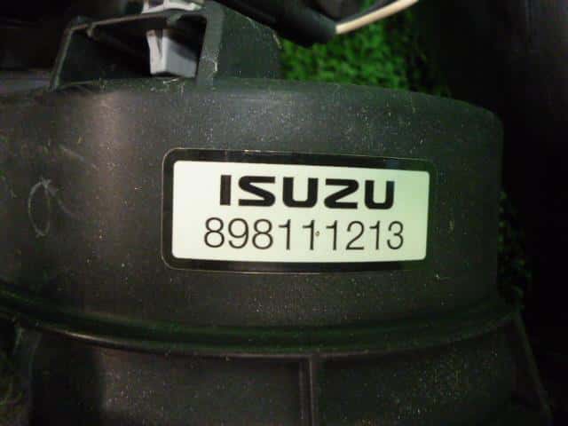 Air Cleaner Assembly ISUZU ELF 2012 TKG-NHR85AN — photo 4
