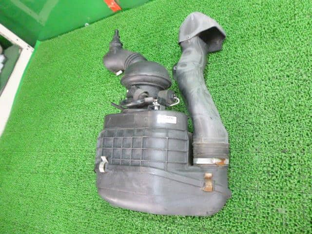 Air Cleaner Assembly ISUZU ELF 2012 TKG-NHR85AN — photo 3