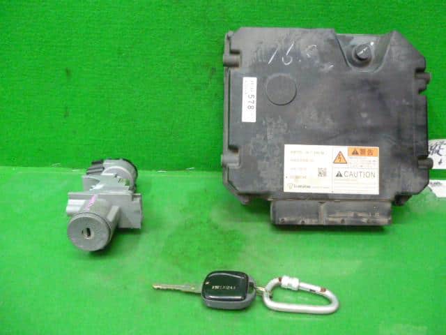 Engine Control Unit ISUZU ELF 2012 TKG-NHR85AN 8980835408 02 — photo 1