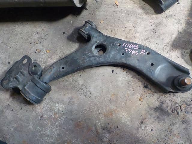 Front Right Lower Control Arm MAZDA Axela 2009 DBA-BLEFW — photo 1