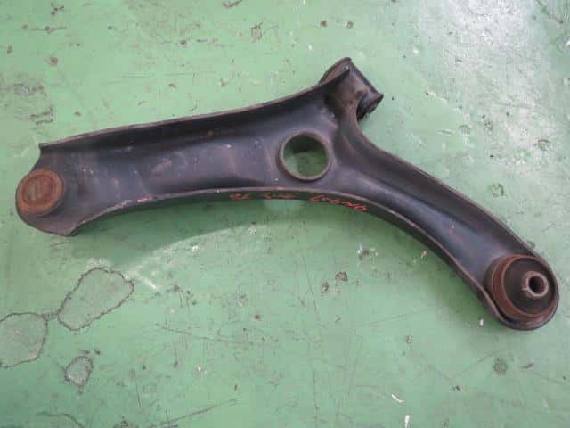 Front Right Lower Control Arm SUZUKI Lapin 2013 DBA-HE22S 4520185K10 — photo 6
