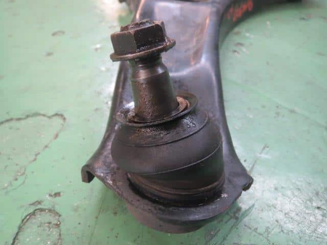 Front Left Lower Control Arm SUZUKI Lapin 2013 DBA-HE22S 4520285K10 — photo 4