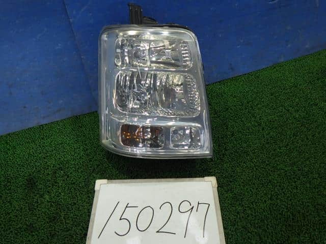 Right Headlight SUZUKI Every 2014 ABA-DA64W — photo 1