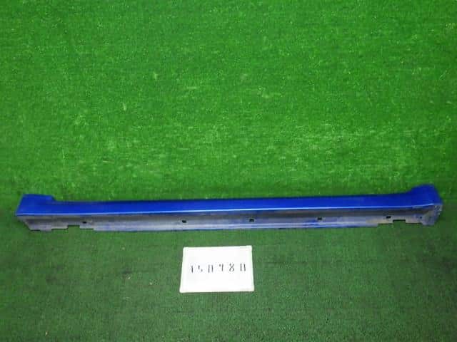 Left Side Step SUBARU Impreza 2009 DBA-GH6 — photo 1