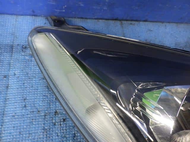 Right Headlight MAZDA Demio 2010 DBA-DE3FS — photo 2