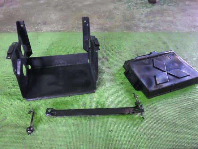 Exterior Parts Mitsubishi Fuso Fighter Mignon 2010 SKG-FK72FY MC443512 — photo 1