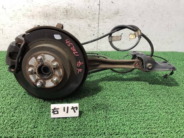 Rear Right Knuckle Hub Assembly SUBARU Legacy 1999 GF-BE5 28474AE000 — photo 1