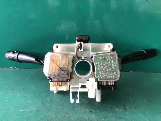 Combination Switch SUBARU Legacy 1999 GF-BE5 83111AE010 — photo 3