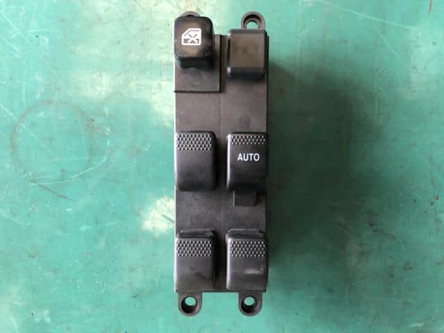Power Window Switch SUBARU Legacy 1999 GF-BE5 83071AE000 — photo 1