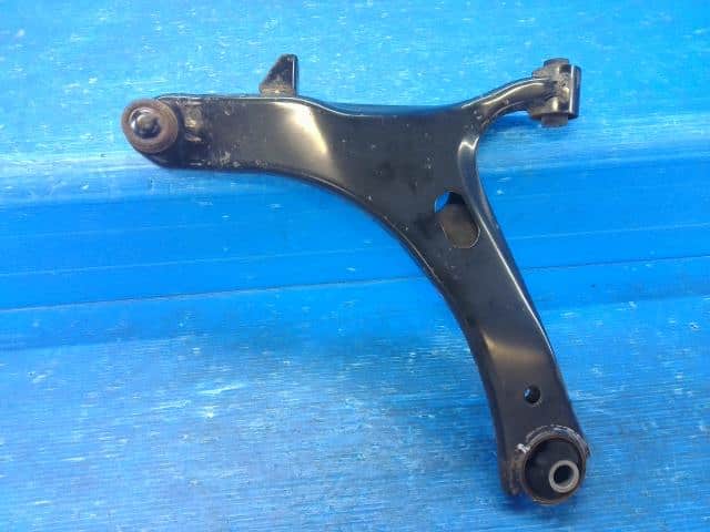 Front Left Lower Control Arm SUBARU Impreza 2013 DBA-GP6 20202FJ010 — photo 1