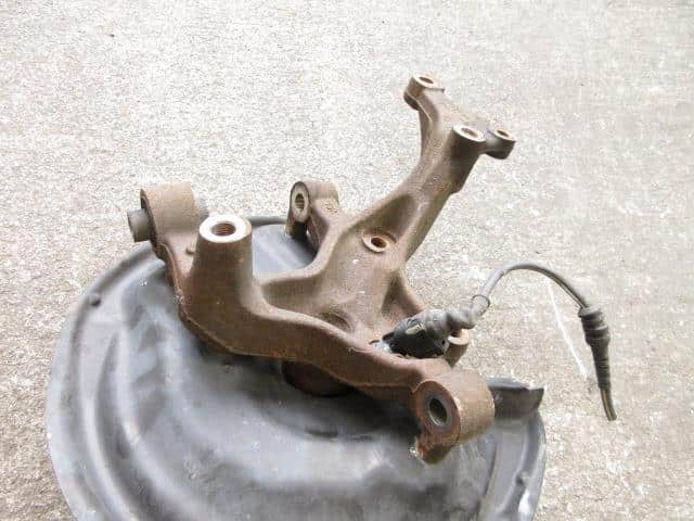 Rear Right Knuckle Hub Assembly VOLKSWAGEN The Beetle 2013 DBA-16CBZ — photo 6