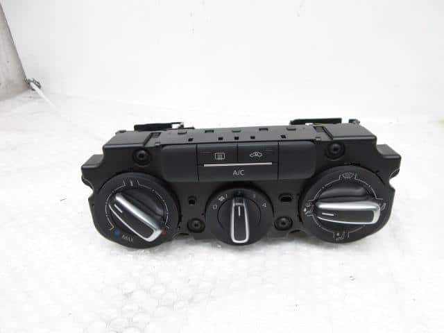 A/C Control Panel VOLKSWAGEN The Beetle 2013 DBA-16CBZ — photo 3