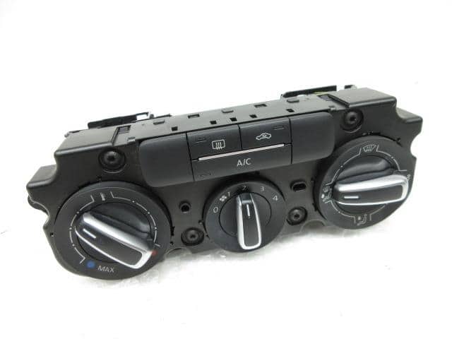 A/C Control Panel VOLKSWAGEN The Beetle 2013 DBA-16CBZ — photo 4