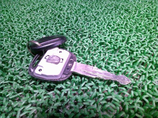 Keyless Entry Remote Control Key SUZUKI Every 2020 EBD-DA17V 3714572MA2 — photo 5