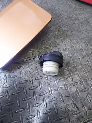 Fuel Filler Lid SUZUKI Spacia 2013 DBA-MK32S — photo 4