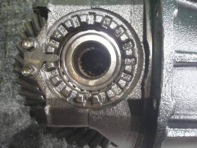 Rear Rigid Differential Assembly ISUZU ELF 2014 TKG-NMR85N 8973887080 — photo 3