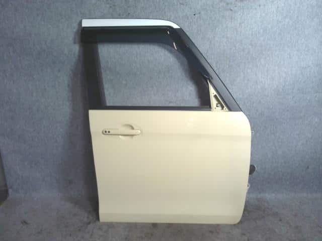 Front Right Door Assembly SUZUKI Spacia 2017 DAA-MK42S 6800181M01 — photo 1
